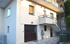 B&B Mikeze Jakeze